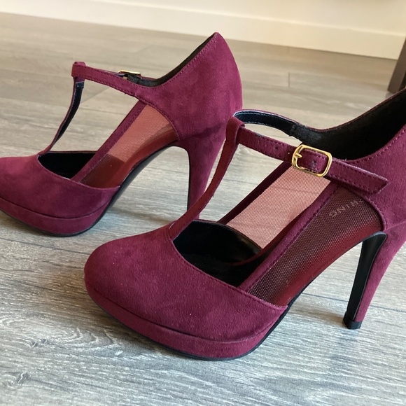 Women’s Size 7 velvet burgundy platform heels - Picture 4 of 7